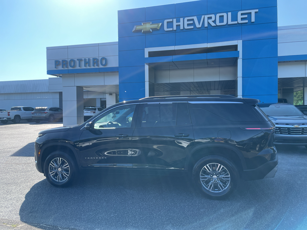 Mosaic Black Metallic 2025 Chevrolet Traverse LT FWD SUV / Crossover Front-Wheel Drive 8-Speed Automatic