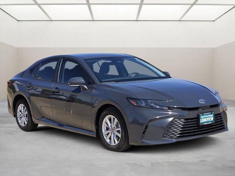 2025 Toyota Camry LE FWD