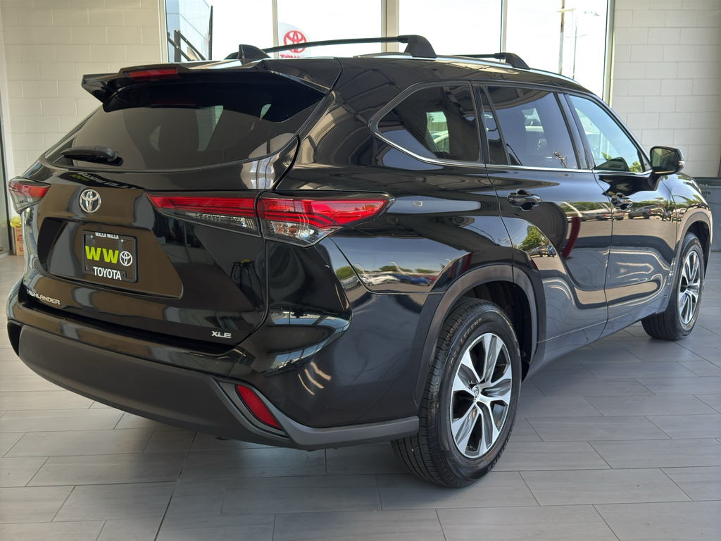 Midnight Black Metallic 2021 Toyota Highlander SUV / Crossover Front-Wheel Drive 8-Speed Automatic