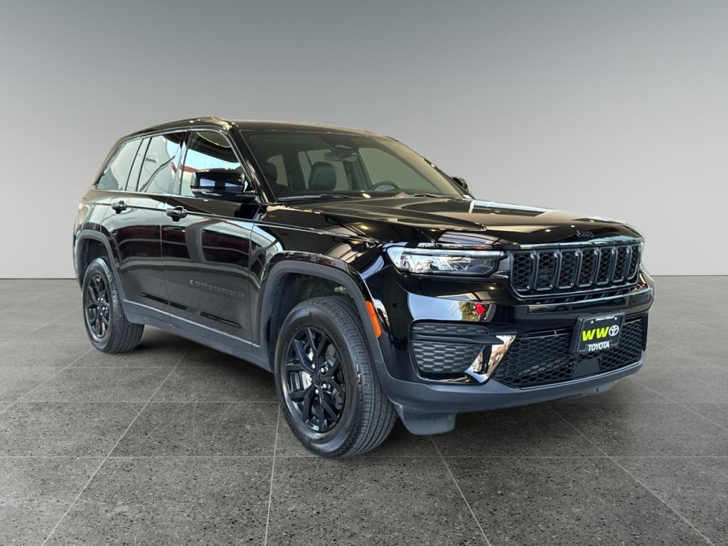 Diamond Black Crystal Pearlcoat 2025 Jeep Grand Cherokee SUV / Crossover Four-Wheel Drive 8-Speed Automatic
