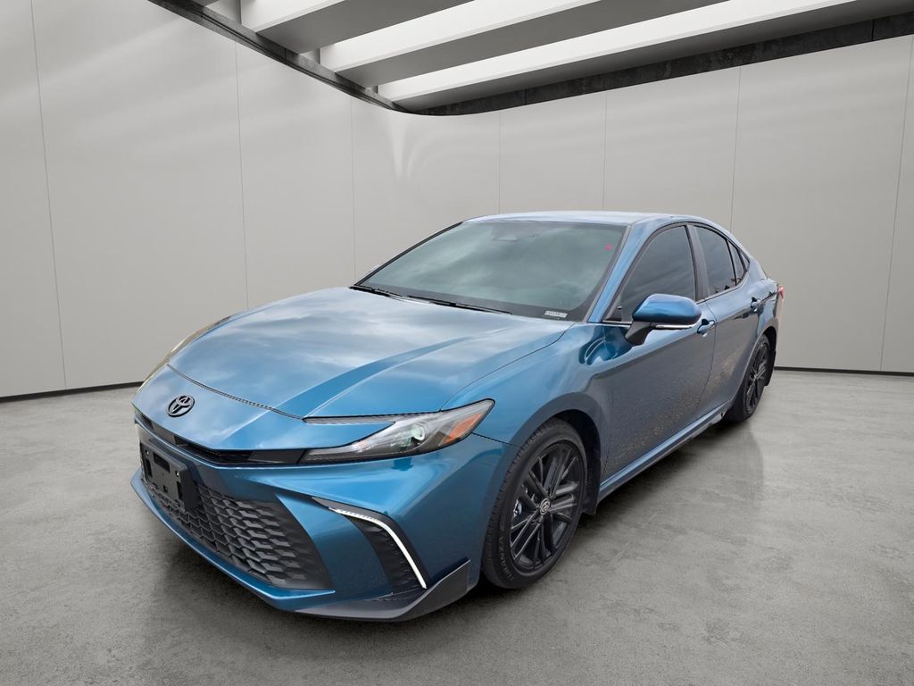  2026 Toyota Camry SE FWD   