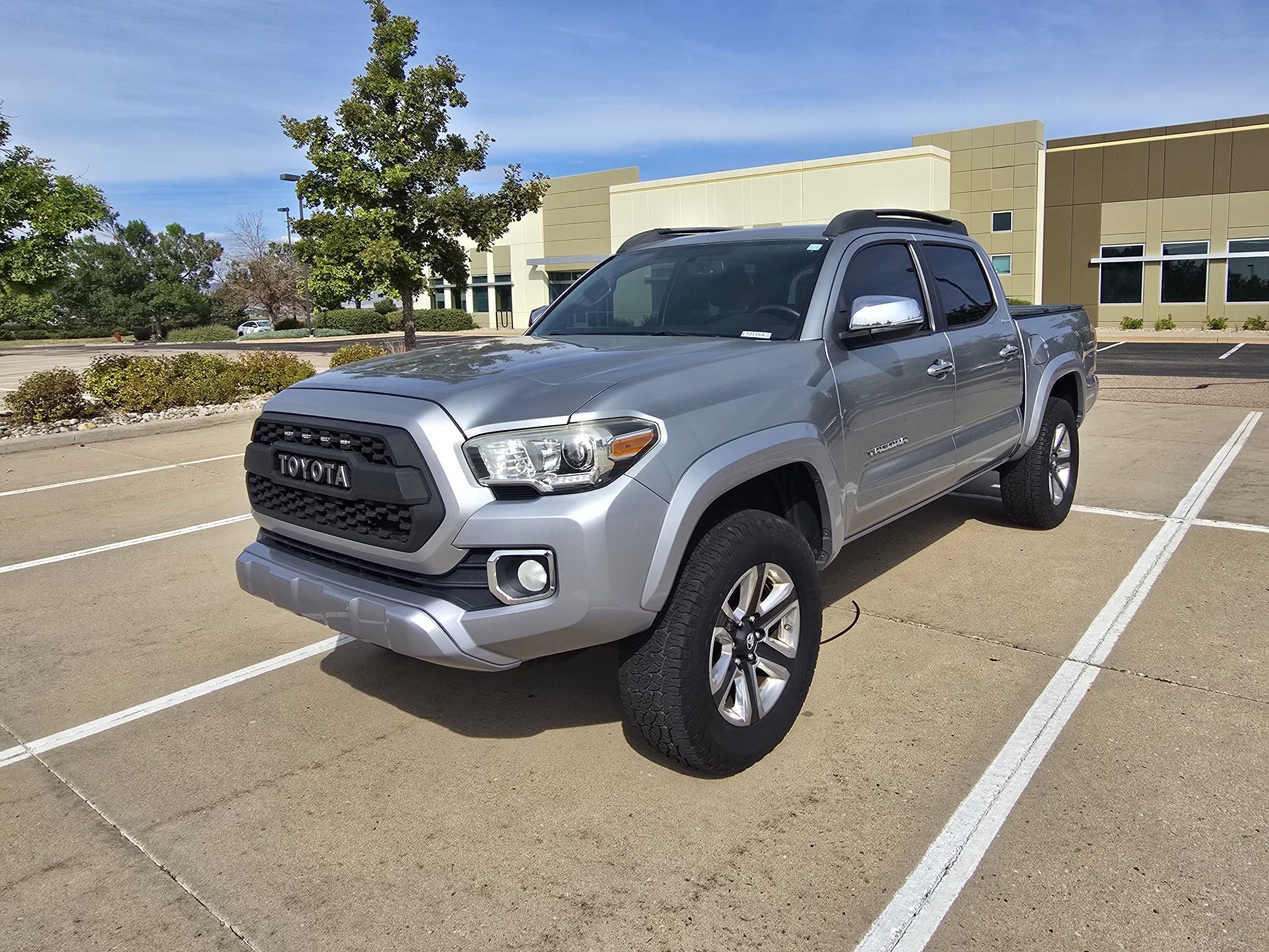 2017 Toyota Tacoma Limited V6 Double Cab 4WD   