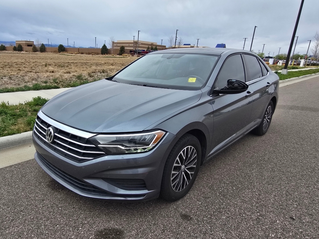 Platinum Gray Metallic 2019 Volkswagen Jetta SE FWD Sedan Front-Wheel Drive 8-Speed Automatic