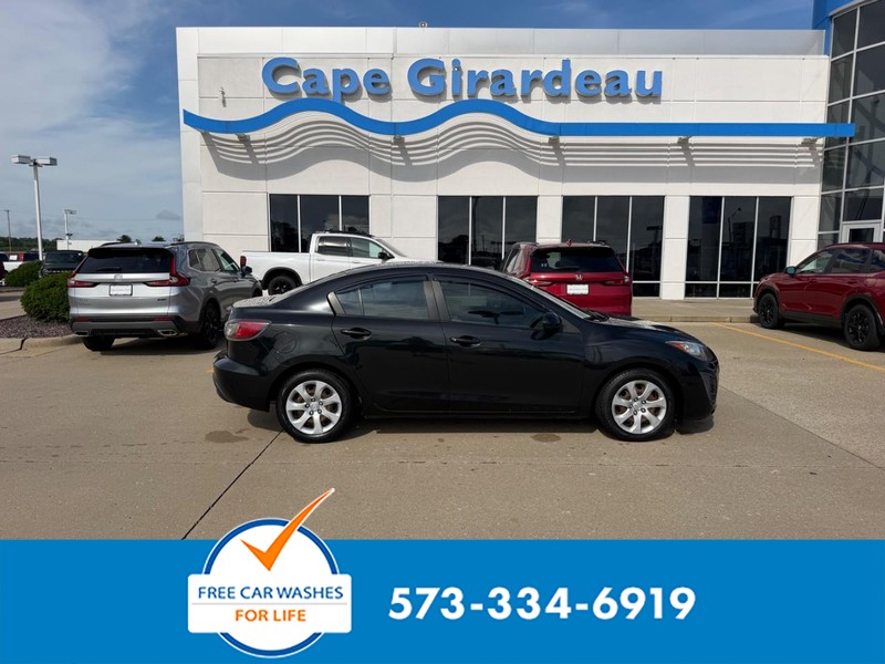 Black Mica 2011 Mazda MAZDA3 i Sport Sedan Front-Wheel Drive 5-Speed Manual