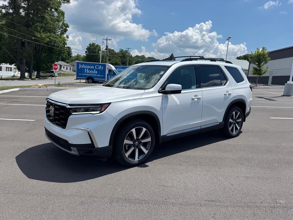 Platinum White Pearl 2025 Honda Pilot Touring AWD SUV / Crossover All-Wheel Drive Automatic