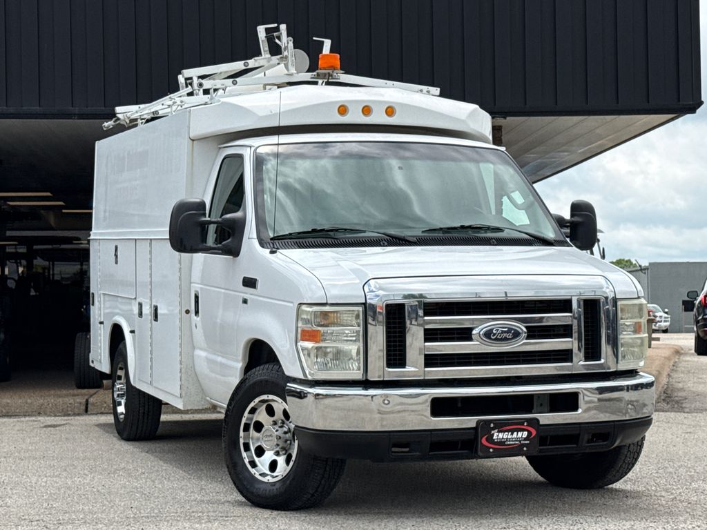 2009 Ford E-Series's photo
