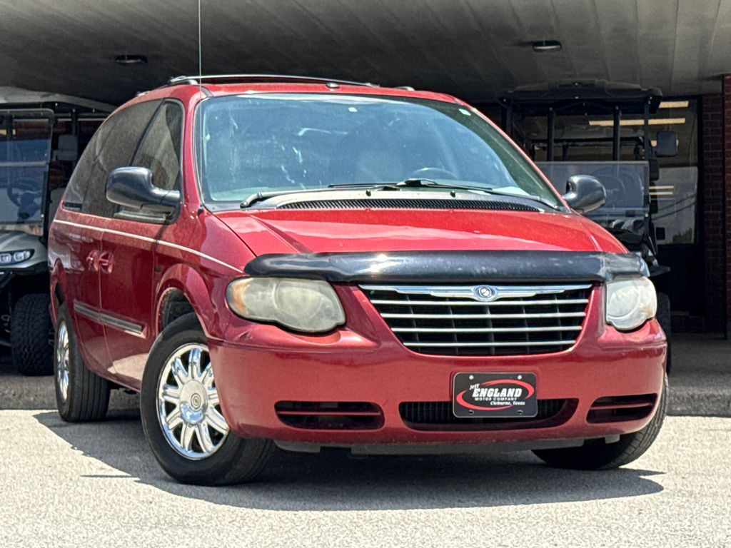 2007 Chrysler Town & Country's photo
