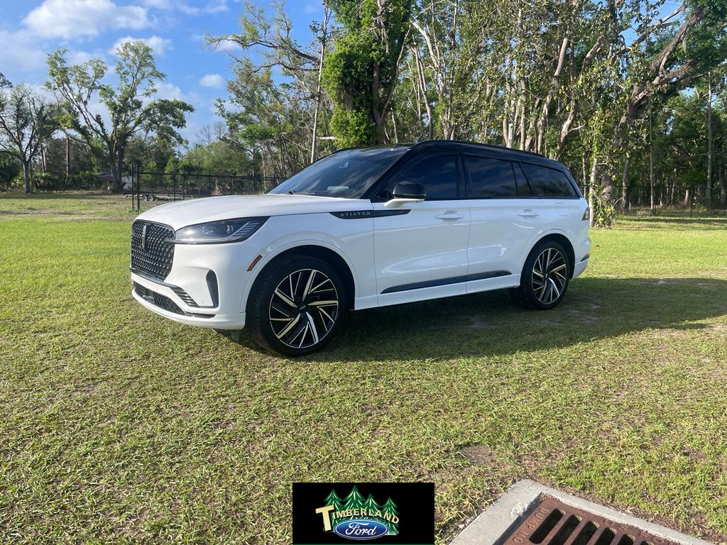 Pristine White Metallic 2025 Lincoln Aviator Black Label AWD SUV / Crossover All-Wheel Drive Automatic