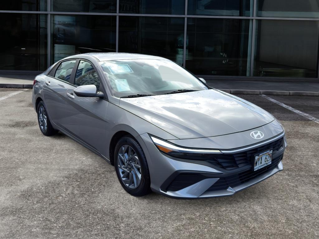 2024 Hyundai Elantra SEL FWD