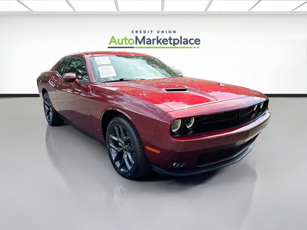 Octane Red Pearlcoat 2023 Dodge Challenger SXT RWD Coupe Rear-Wheel Drive 8-Speed Automatic