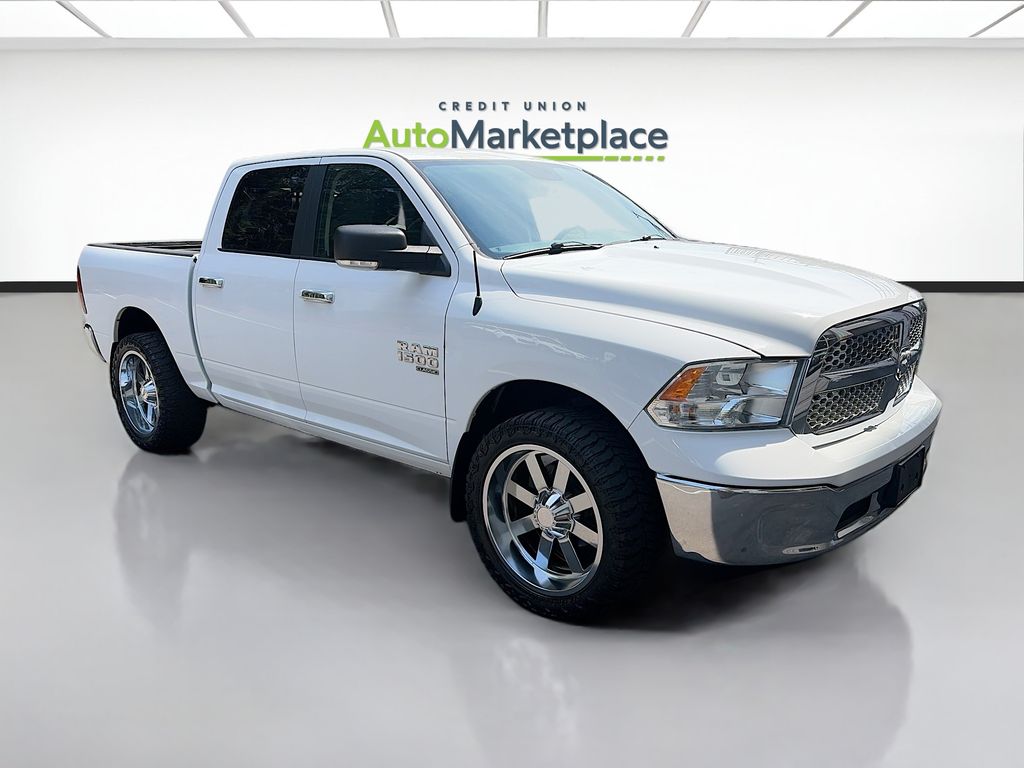 Bright White Clearcoat 2019 RAM 1500 Classic SLT Crew Cab 4WD Pickup Truck Four-Wheel Drive 8-Speed Automatic