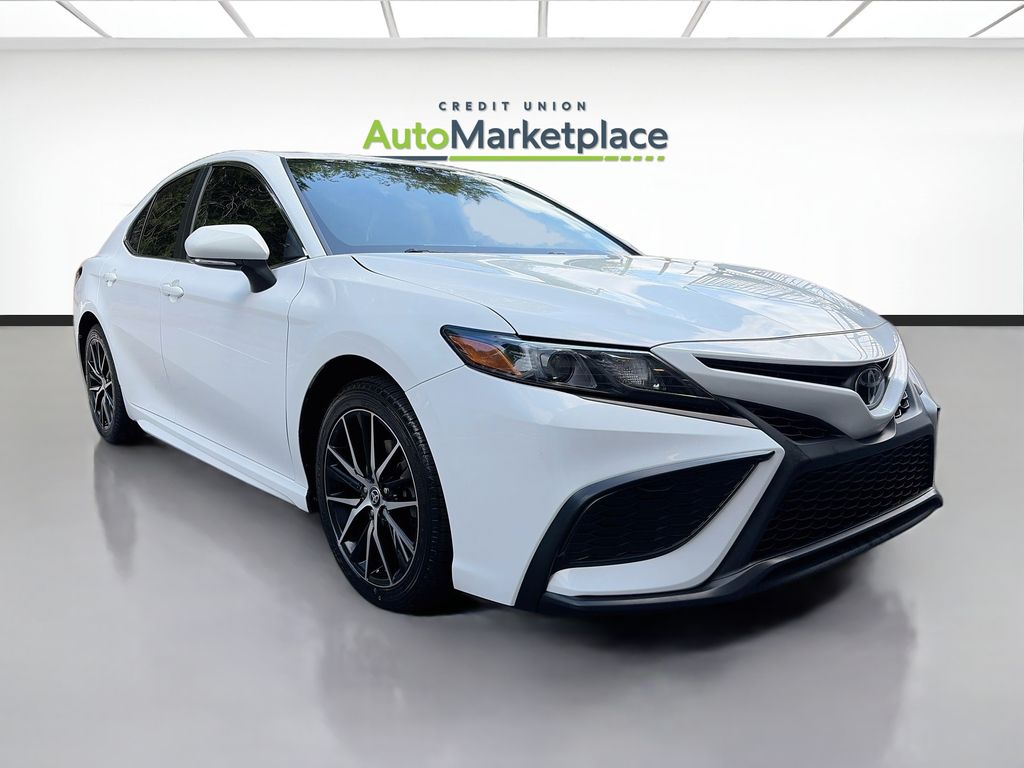 Ice Cap 2024 Toyota Camry Sedan Front-Wheel Drive 8-Speed Automatic