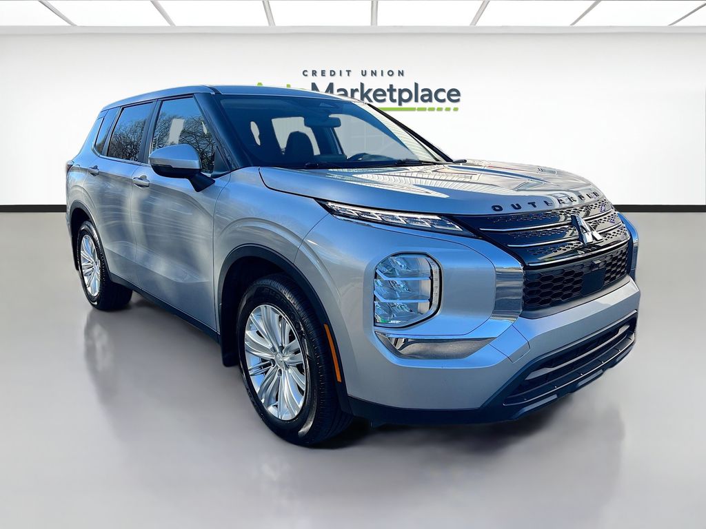2023 Mitsubishi Outlander ES FWD