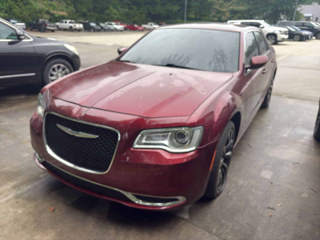 Velvet Red Pearlcoat 2019 Chrysler 300 Touring L RWD Sedan Rear-Wheel Drive 8-Speed Automatic
