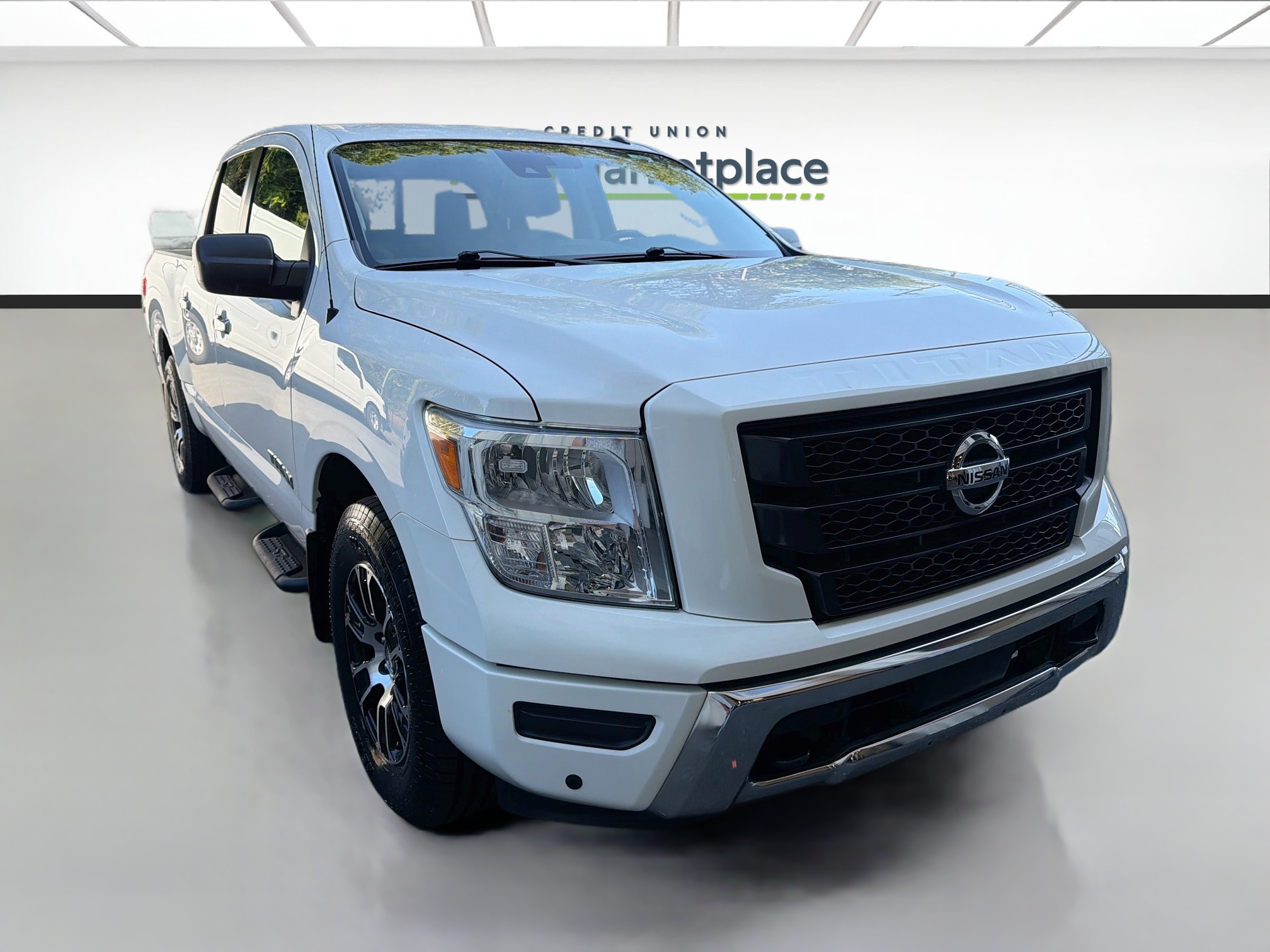 2021 Nissan Titan SV Crew Cab 4WD