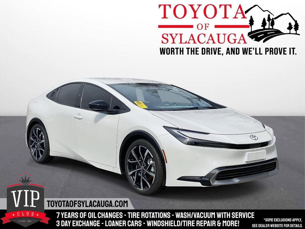 White (Wind Chill Pearl) 2026 Toyota Prius Plug-In Hybrid XSE FWD Hatchback Front-Wheel Drive Continuously Variable Transmission