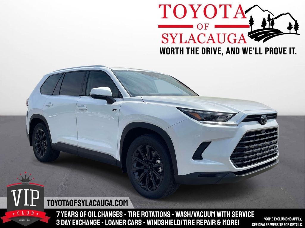White (Wind Chill Pearl) 2026 Toyota Grand Highlander XLE FWD SUV / Crossover Front-Wheel Drive 8-Speed Automatic