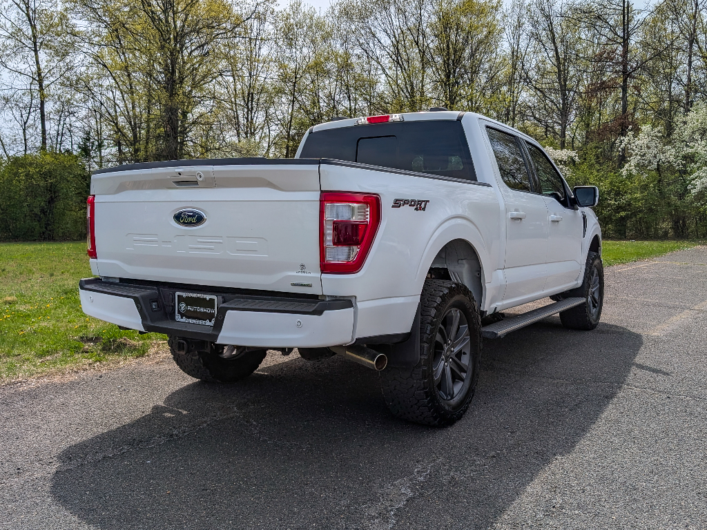View vehicle photo 5