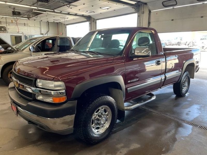 Dark Carmine Red Metallic 2001 Chevrolet Silverado 2500HD LS LB 4WD Pickup Truck Four-Wheel Drive 4-Speed Automatic