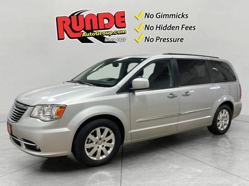 2011 Chrysler Town & Country Touring-L FWD