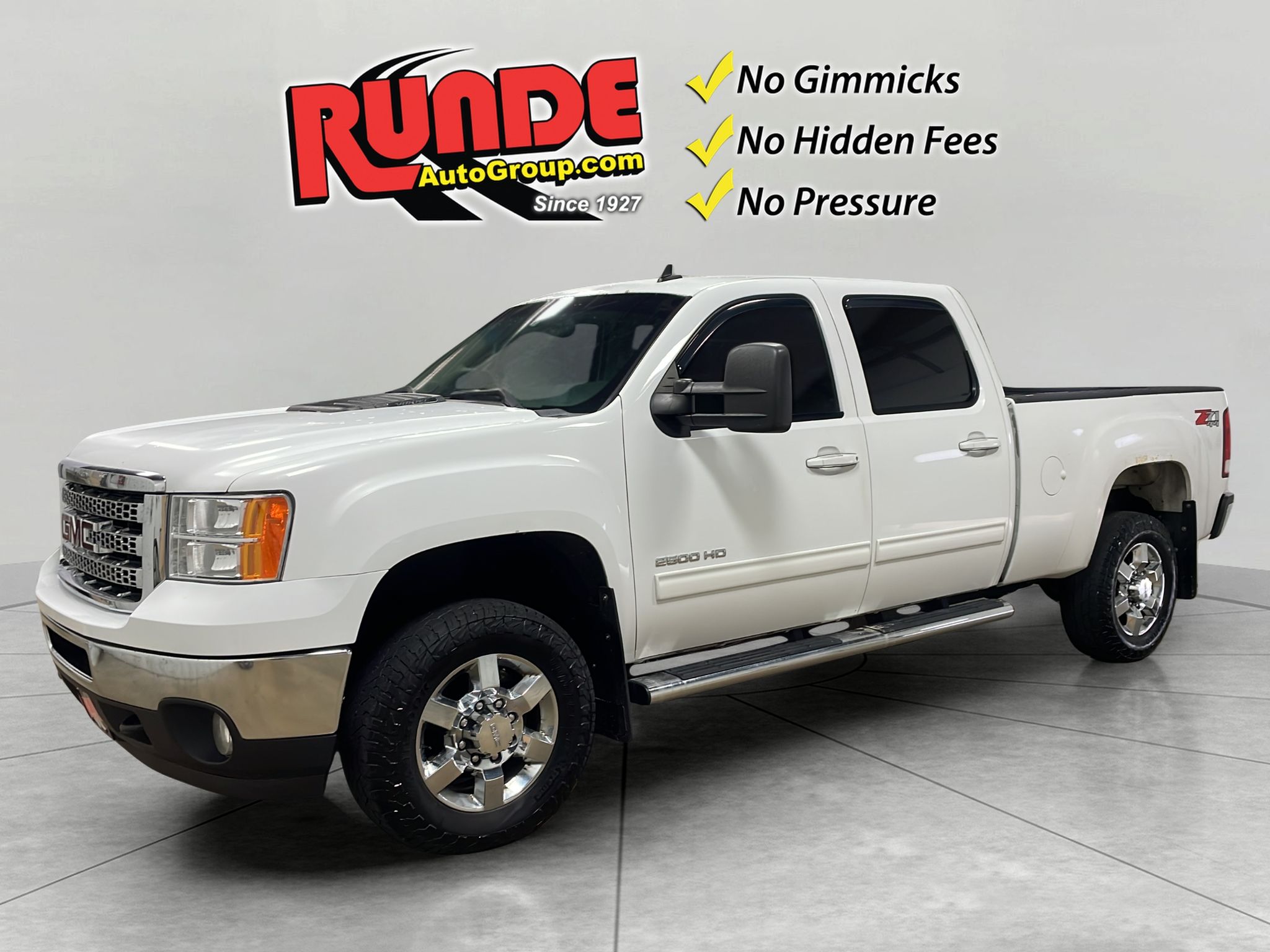 Summit White 2014 GMC Sierra 2500HD Pickup Truck Four-Wheel Drive 6-Speed Automatic