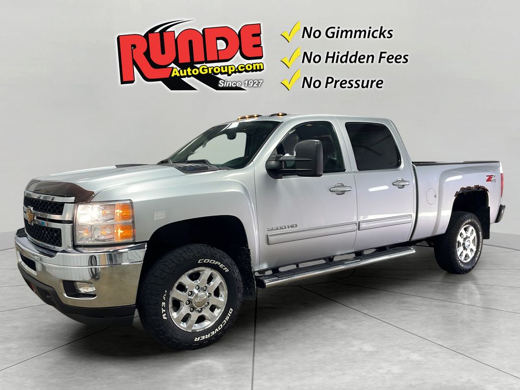 Silver Ice Metallic 2014 Chevrolet Silverado 3500HD Pickup Truck Four-Wheel Drive 6-Speed Automatic