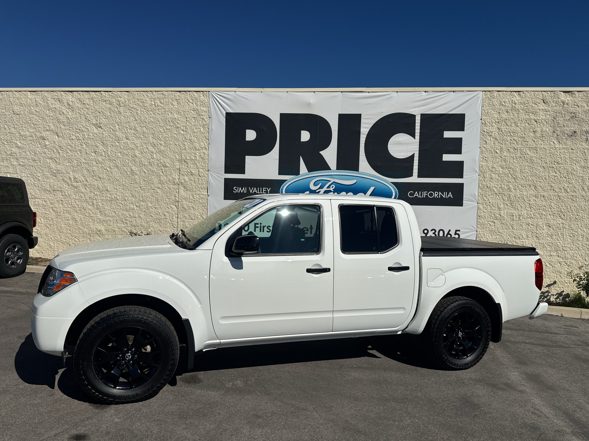 2021 Nissan Frontier SV