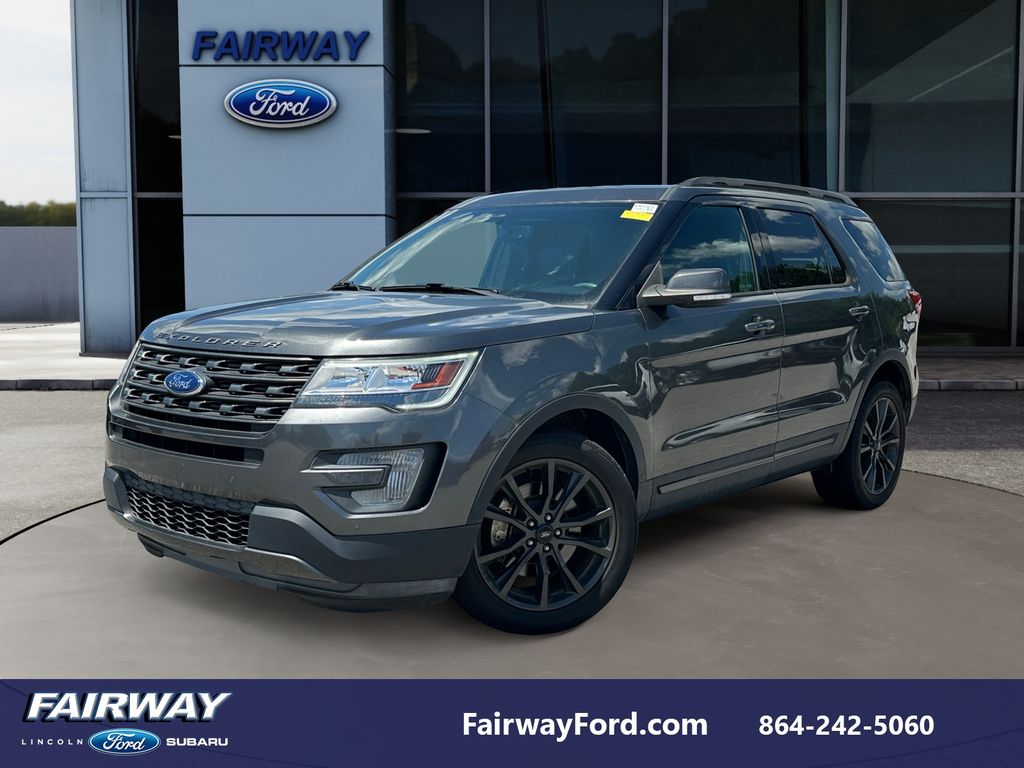  2017 Ford Explorer XLT   