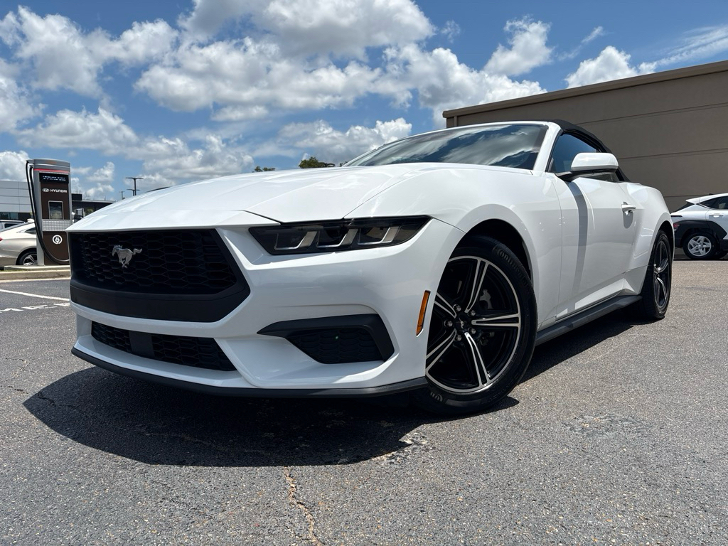 Oxford White 2025 Ford Mustang Convertible Rear-Wheel Drive Automatic