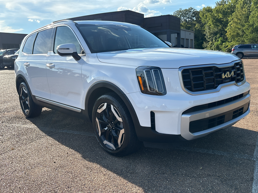 Glacial White Pearl 2025 Kia Telluride SUV / Crossover Front-Wheel Drive 8-Speed Automatic