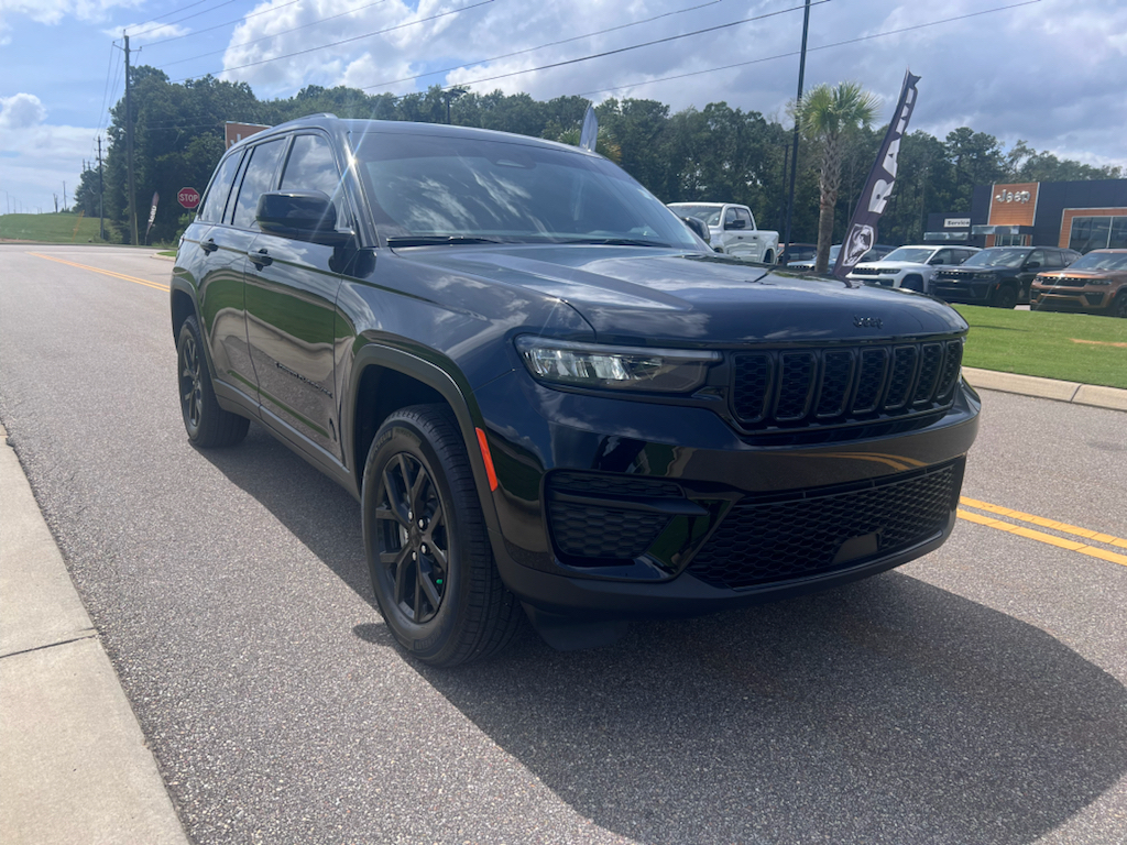 2025 Jeep Grand Cherokee Altitude X RWD