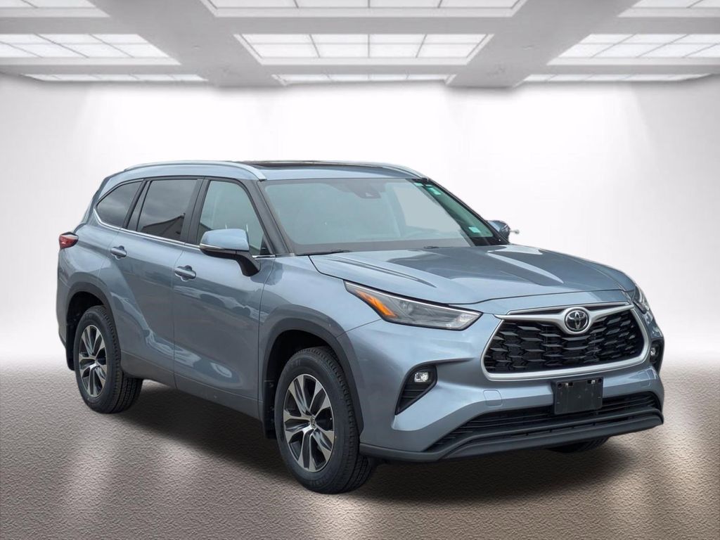 2023 Toyota Highlander XLE AWD