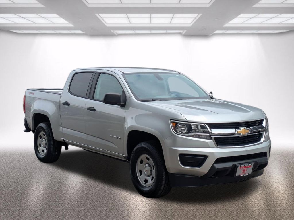 Silver Ice Metallic 2018 Chevrolet Colorado Work Truck Crew Cab 4WD Pickup Truck Four-Wheel Drive 8-Speed Automatic