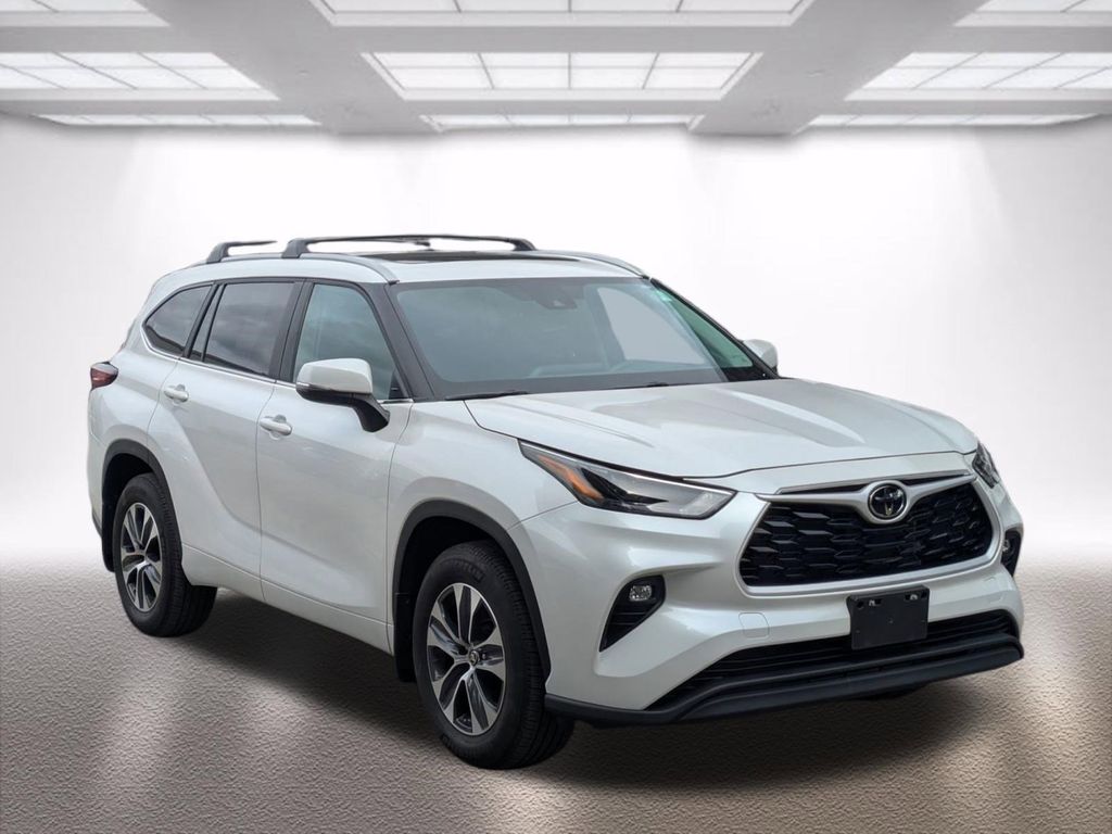 2024 Toyota Highlander XLE AWD