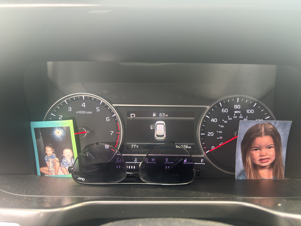 Sparkling Silver 2022 Kia Sorento LX FWD SUV / Crossover Front-Wheel Drive 8-Speed Automatic