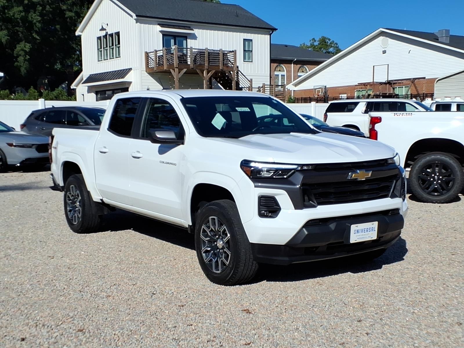 SUMMIT WHITE 2023 Chevrolet Colorado Pickup Truck Four-Wheel Drive 8-Speed Automatic