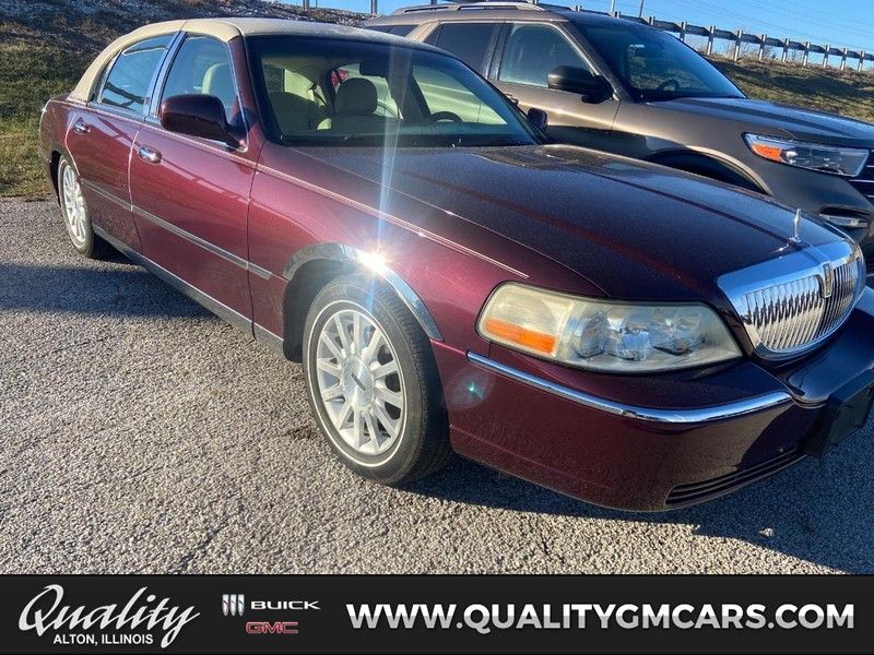 2006 Lincoln Town Car Signature