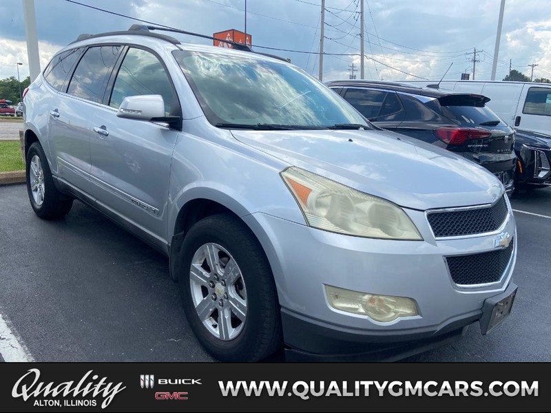 Silver Ice Metallic 2009 Chevrolet Traverse SUV / Crossover Front-Wheel Drive 6-Speed Automatic