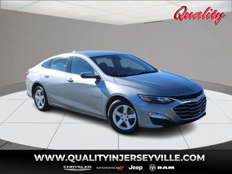 Sterling Gray Metallic 2024 Chevrolet Malibu LT with 1LT FWD Sedan Front-Wheel Drive Continuously Variable Transmission