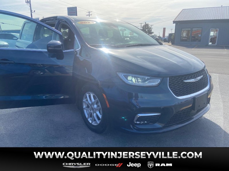 2023 Chrysler Pacifica Touring L FWD