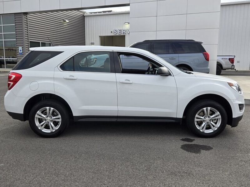 View vehicle photo 4