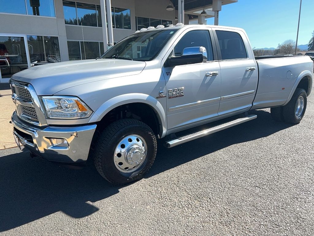 2016 RAM 3500 Laramie Crew Cab LB DRW 4WD