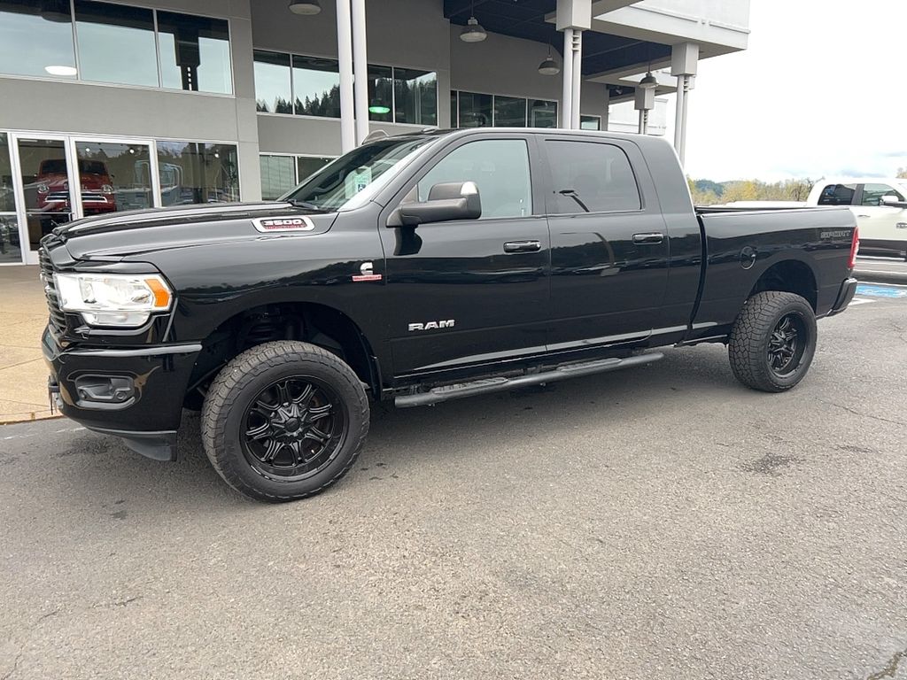 Diamond Black Crystal Pearlcoat 2019 RAM 3500 Big Horn Mega Cab 4WD Pickup Truck Four-Wheel Drive 6-Speed Automatic