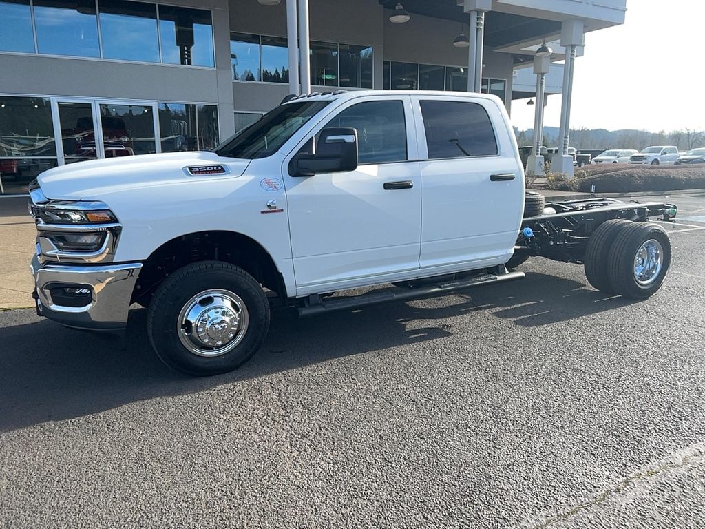 2026 RAM 3500 Chassis Tradesman Crew Cab LB DRW 4WD