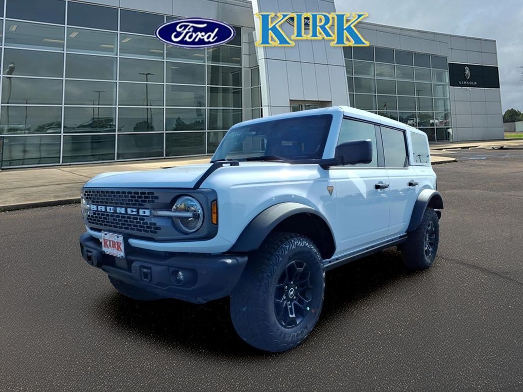 Oxford White 2026 Ford Bronco Badlands 4-Door 4WD SUV / Crossover Four-Wheel Drive 7-Speed Manual