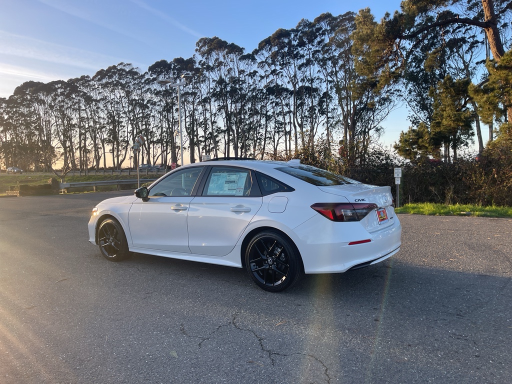 View vehicle photo 5