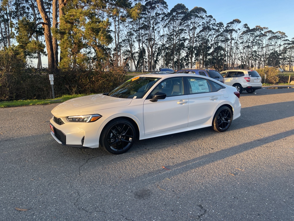 View vehicle photo 4