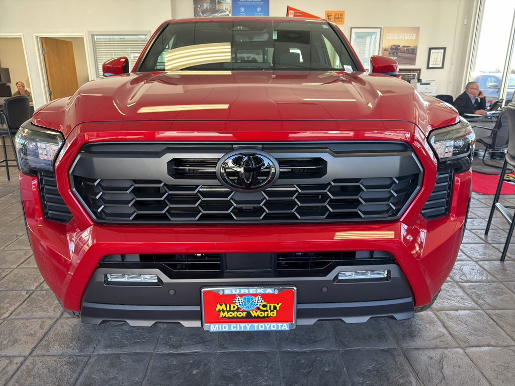 View vehicle photo 4