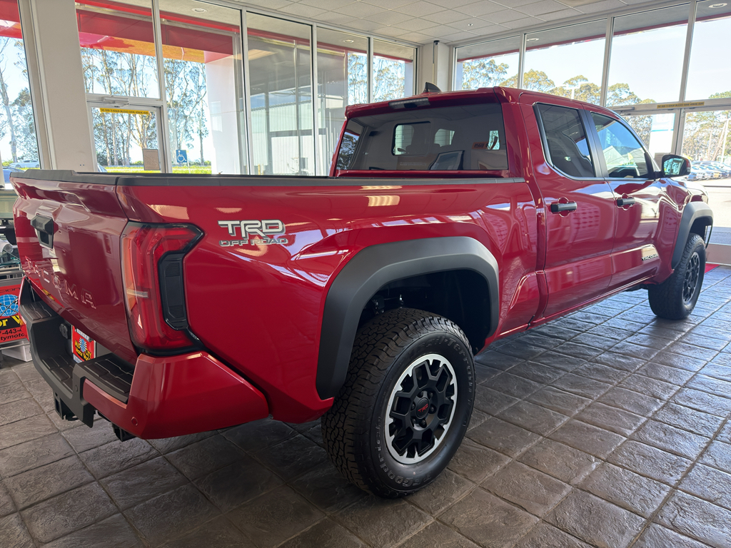 View vehicle photo 7