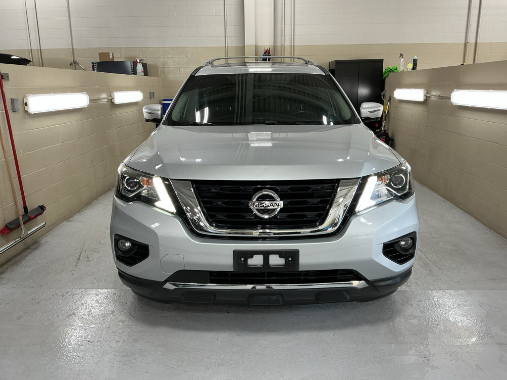 Brilliant Silver 2018 Nissan Pathfinder Platinum 4WD SUV / Crossover Four-Wheel Drive Continuously Variable Transmission